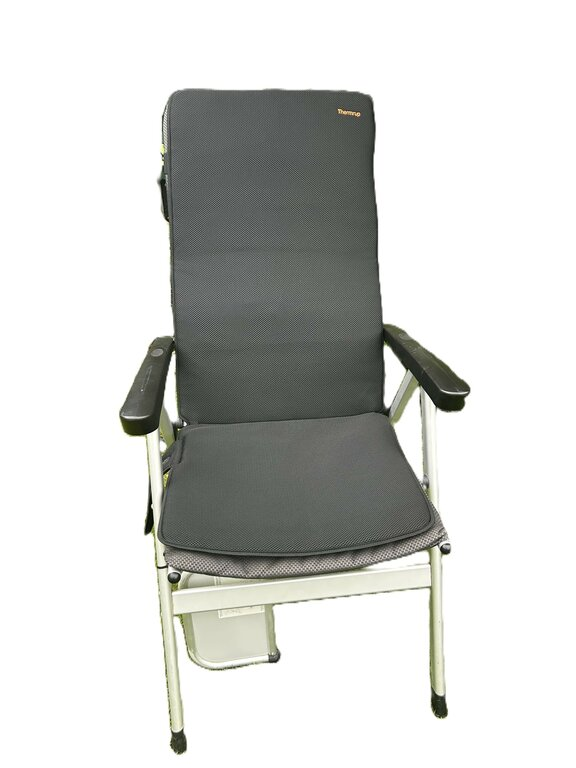 Thermrup Camping Heat Seat XL op een kampeerstoel